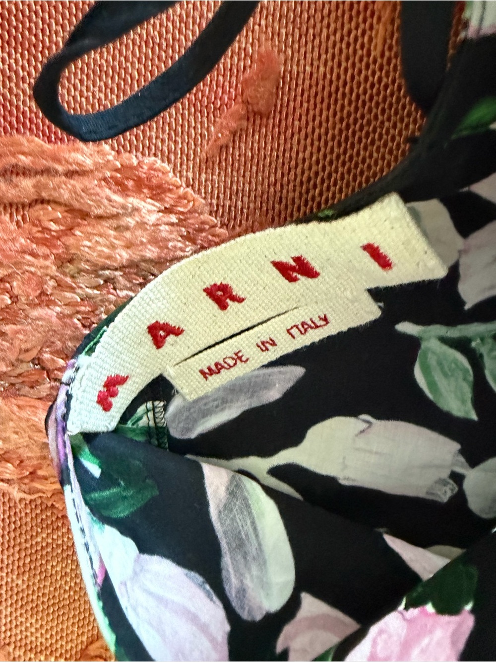 Marni Black Floral Tie Back Short Sleeve Top with Pink Tulip Print size 10 - Picture 6 of 8